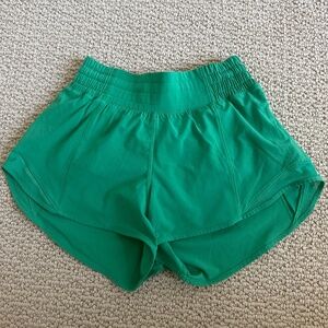 Lululemon Hotty Hot High Rise 2.5”